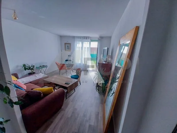 03400 YZEURE APPARTEMENT DE TYPE 3 DUPLEX VENDU LOUE AVEC GARAGE ET CAVE