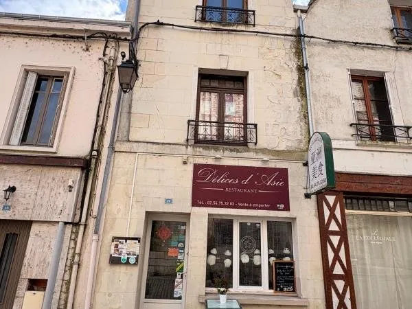 SAINT AIGNAN SUR CHER, Immeuble avec appartement et commerce en centre ville