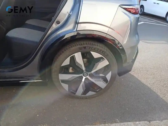 Renault Megane e-tech ev60 220 ch super charge — photo 11