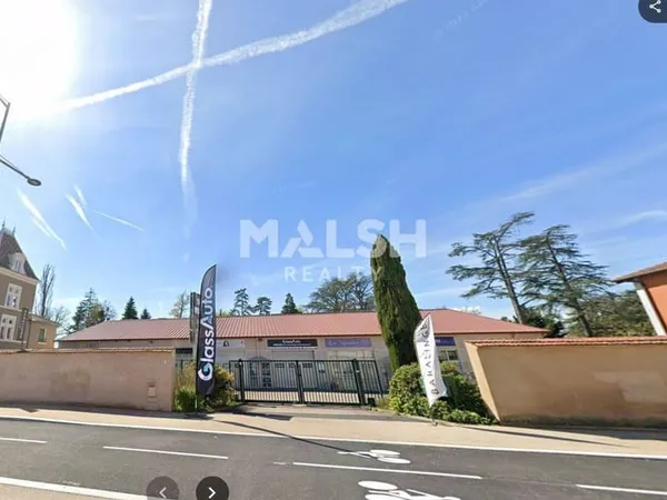 Local commercial 141 m²
