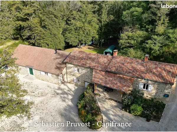 Propriété 7 pièces 225 m²
