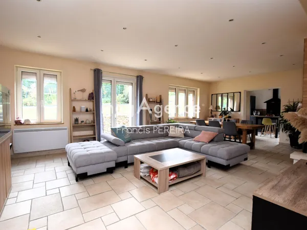 Comme dans une maison, 131 m² hab. et jardin de 958 m²