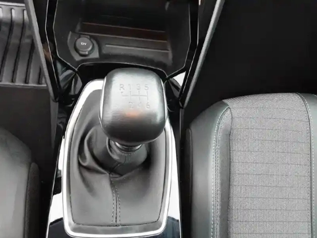 Peugeot 208 puretech 100 s&amp;s bvm6 — photo 34