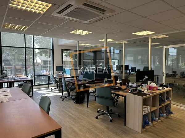 Local professionnel 200 m²