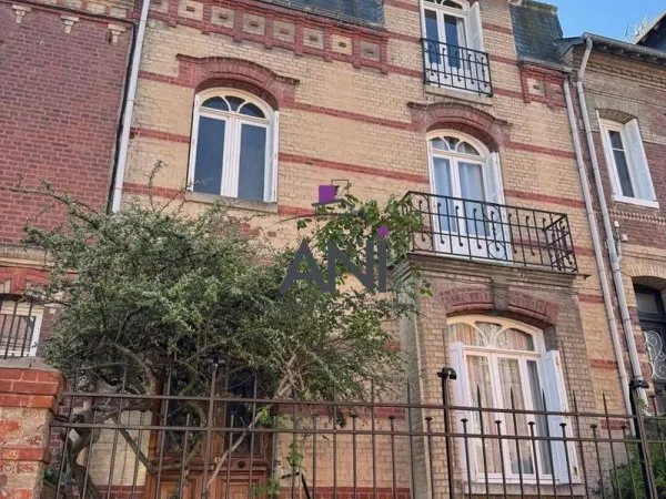 Maison 9 pièces 208 m²