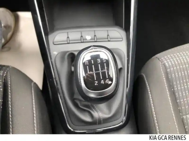 Kia Stonic 1.0 t-gdi 100ch active — photo 9