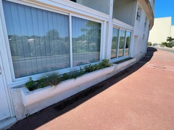 Appartement dans un immeuble front de mer secteur estacade