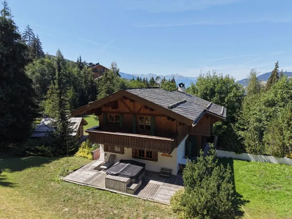 Chalet 5 pièces 235 m²