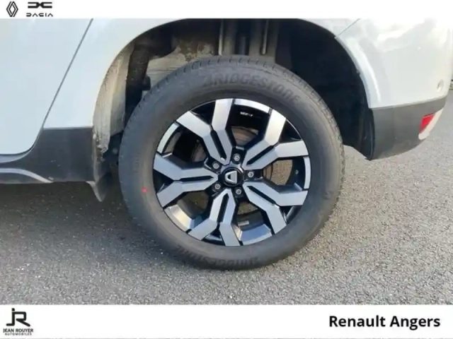 Dacia Duster 1.5 blue dci 115ch prestige + 4x2 — photo 8