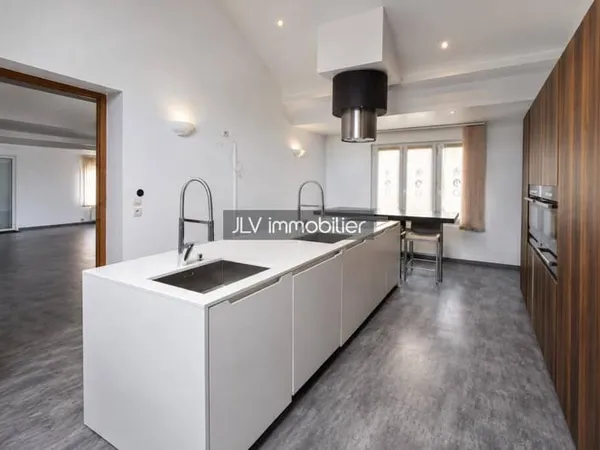 Maison 8 pièces 228 m²