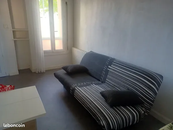 Studio meublé ANGERS Centre 20 m2 Parking