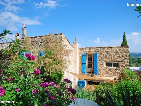 Maison meublée cité médiévale vaison la romaine