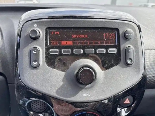 Citroën C1 vti 72 s&amp;s feel — photo 11