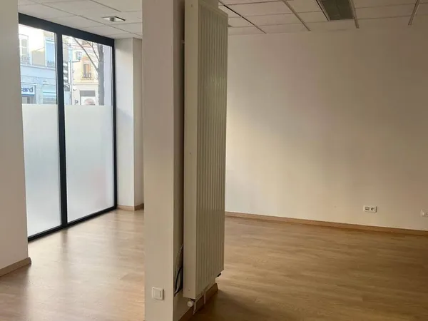 Local commercial 2 pièces 109 m²