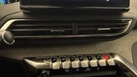 Peugeot 3008 HYBRID 225ch GT e-EAT8 — photo 26