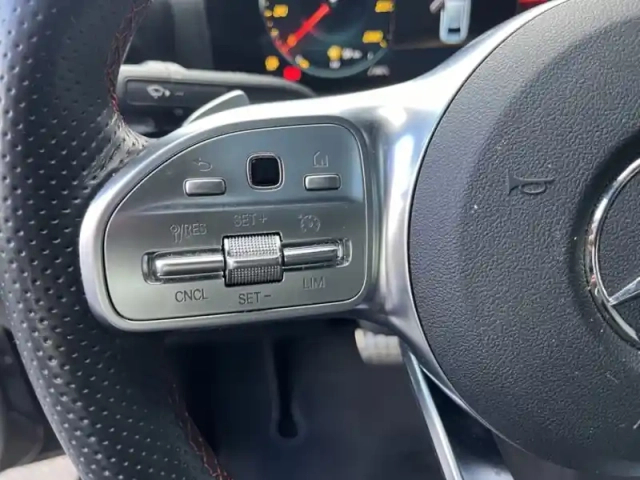 Mercedes Classe A 200 d berline amg line — photo 19