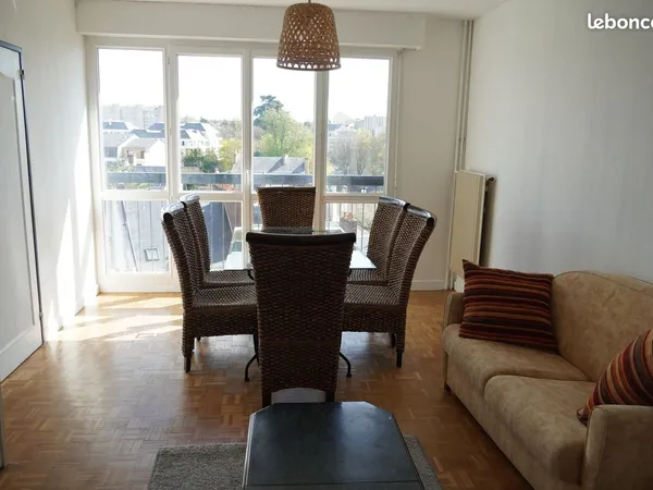 Chambre disponible en colocation - Appartement meublé de 75 m² - Centre-ville du Mans
