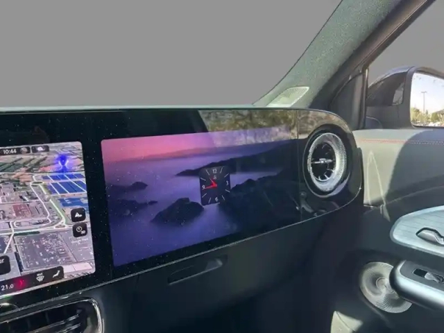 Mercedes Glb 200 amg line — photo 15
