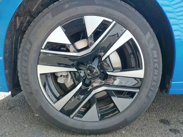 Peugeot 208 100 s&amp;s bvm6 — photo 13