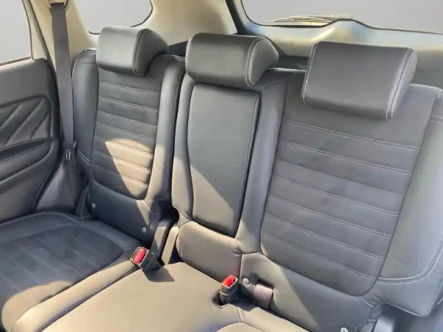 Mitsubishi Outlander phev twin motor intense 4wd — photo 14