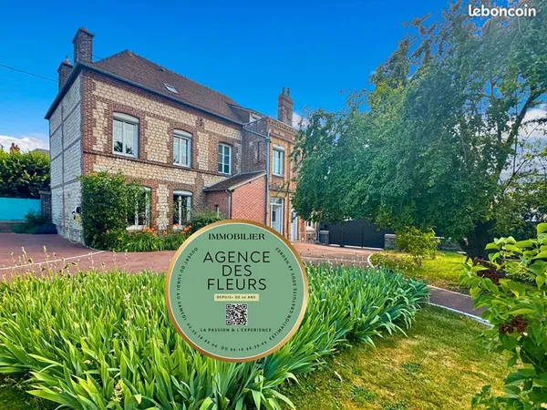 Maison 8 pièces 235 m²