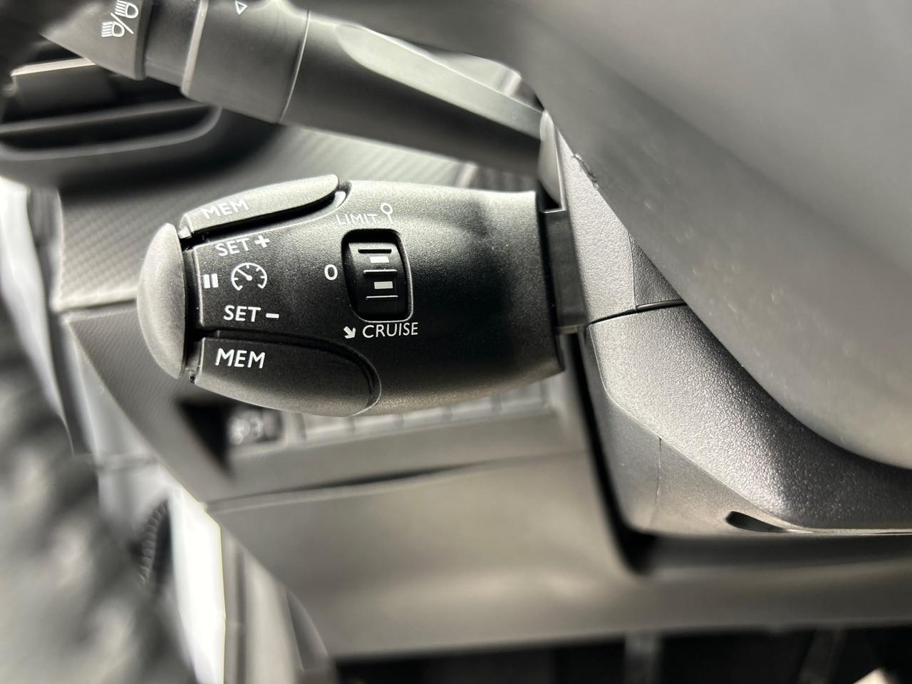 Peugeot 208 100 s&s bvm6 style — photo 20