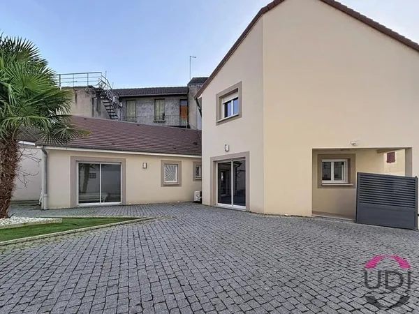 Maison récente 2015 avec prestations haut de gamme - Centre-ville de Montluçon