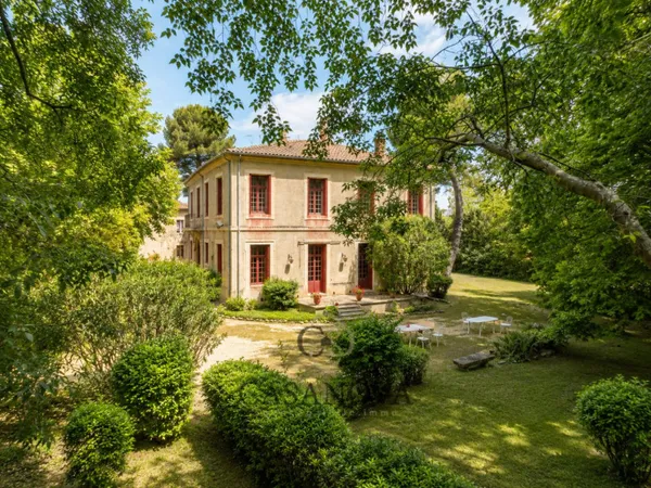 Maison 10 pièces 532 m²