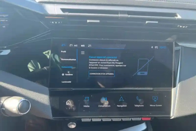 Peugeot 408 phev 225 e-eat8 — photo 25