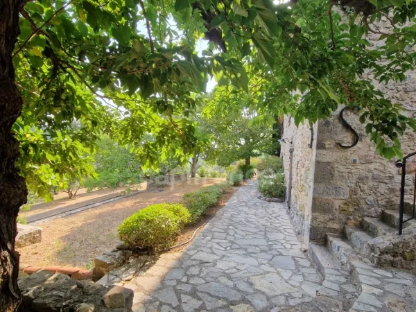 Maison 8 pièces 307 m²