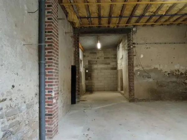 Atelier + double garage + bureaux