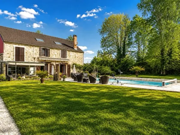 Propriété 9 pièces 215 m²