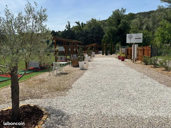 Restaurant licence 3 - Académie de golf autonome & terrain - 125 000