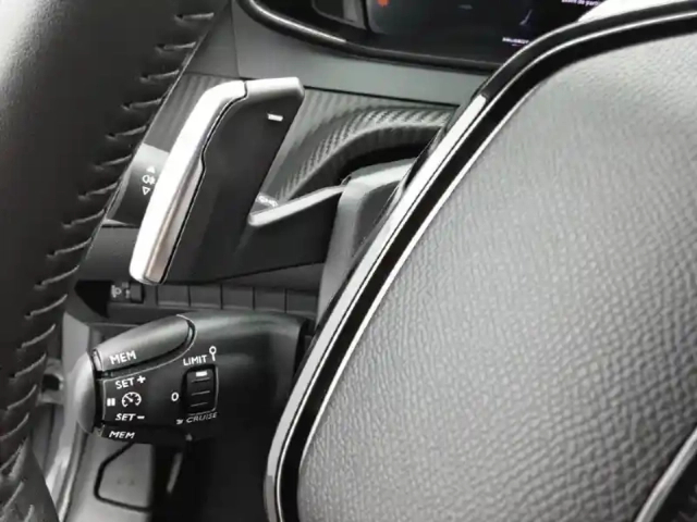Peugeot 208 hybrid 110 e-dcs6 — photo 19