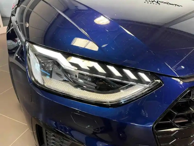 Audi A4 avant 35 tfsi 150 s tronic 7 — photo 32