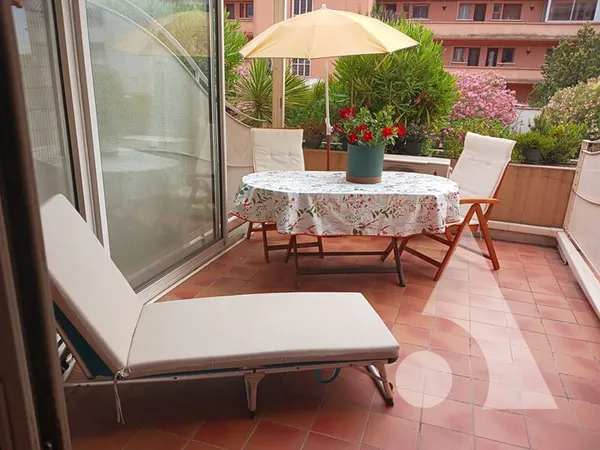 FRÉJUS PLAGE 2 PIECES + GARAGE, TERRASSE 14 m2 plein sud, PLAGE A 2 PAS