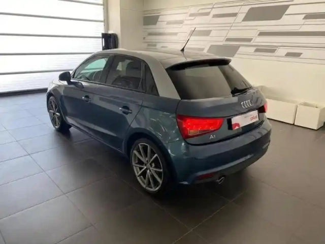 Audi A1 sportback 25 tfsi 95ch business line — photo 5