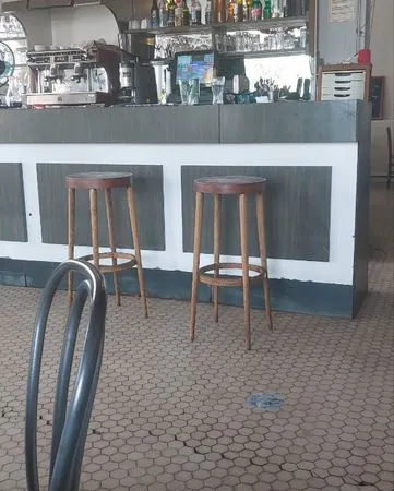 A vendrcause retraite e bar restaurant licence 4 pension