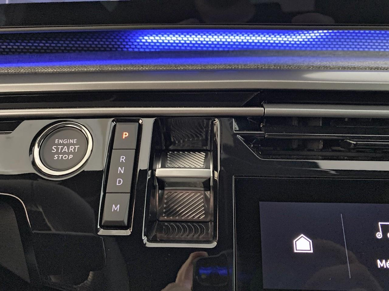 Peugeot 3008 hybrid 145 e-dcs6 gt — photo 15