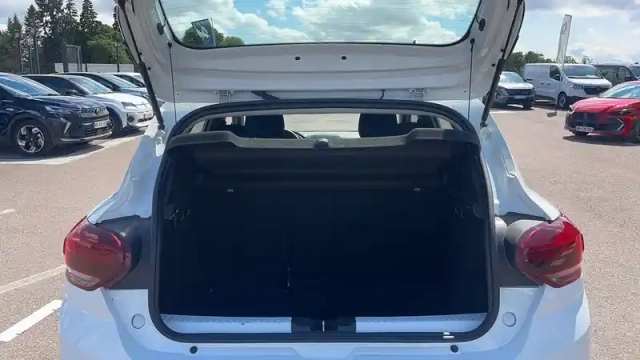 Dacia Sandero sce 65 — photo 12