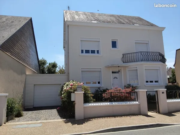 Maison plein coeur de bourg avec terrain