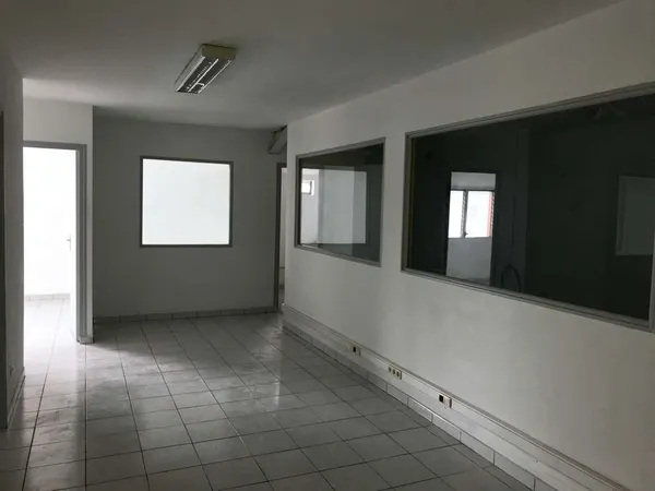 A louer beaux bureaux 135m² R+1 au Lamentin