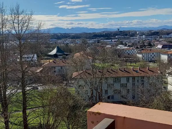 APPARTEMENT 64 M2 traversant 2 chambres BAYONNE
