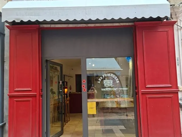 Local commercial cuisine et boutique - A louer - Rue Principale Apt