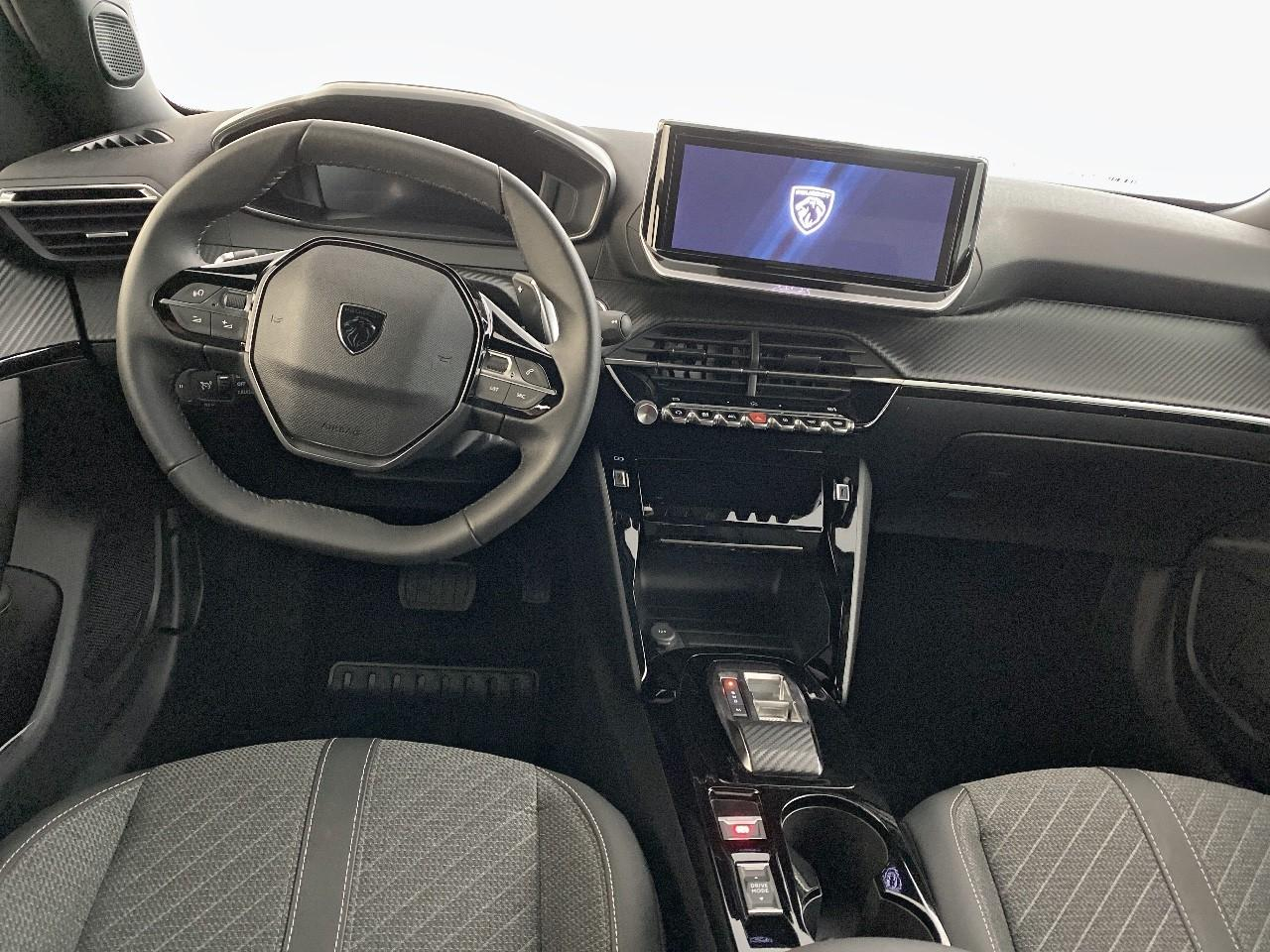 Peugeot 2008 130 s&s eat8 allure — photo 8