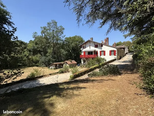 Maison 12 pièces 290 m²