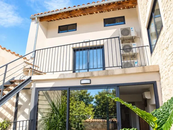 Maison 7 pièces 240 m²