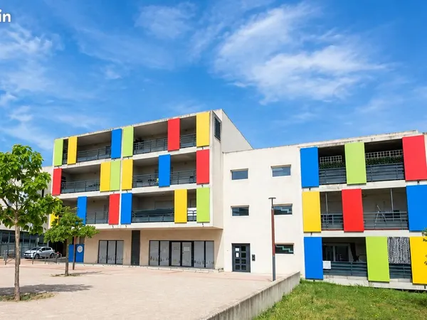 COURONDELLE -Type 3 - Accès mobilité réduite - 2 parkings - Loggia 12 m²