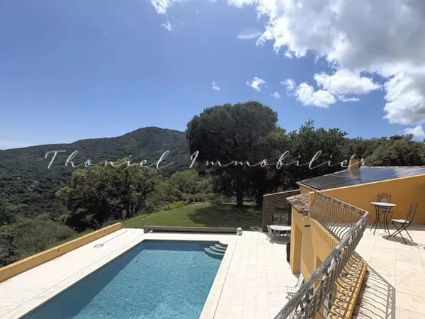 Villa avec vue exceptionnelle à vendre à La Garde Freinet