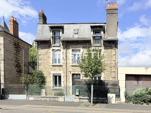 Immeuble composé de 3 appartements de type T3